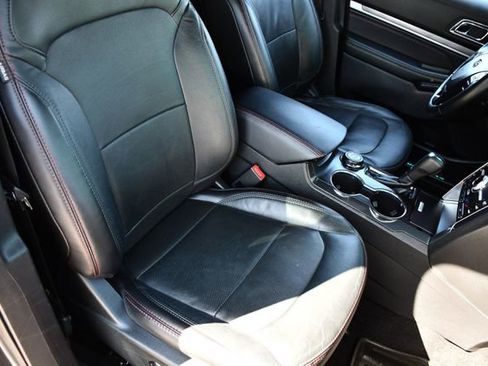 Used 2018 Ford Explorer Sport w/ Equipment Group 401A AWD/4WD image 32