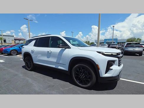 New 2026 Chevrolet Traverse LT w/ Midnight/Sport Edition FWD image 16