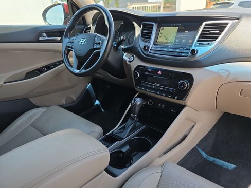 Used 2016 Hyundai Tucson Limited w/ Option Group 03 FWD image 17