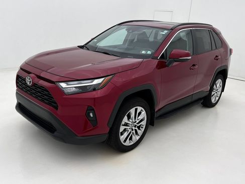 Used 2025 Toyota RAV4 XLE Premium w/ Weather Package AWD/4WD image 4