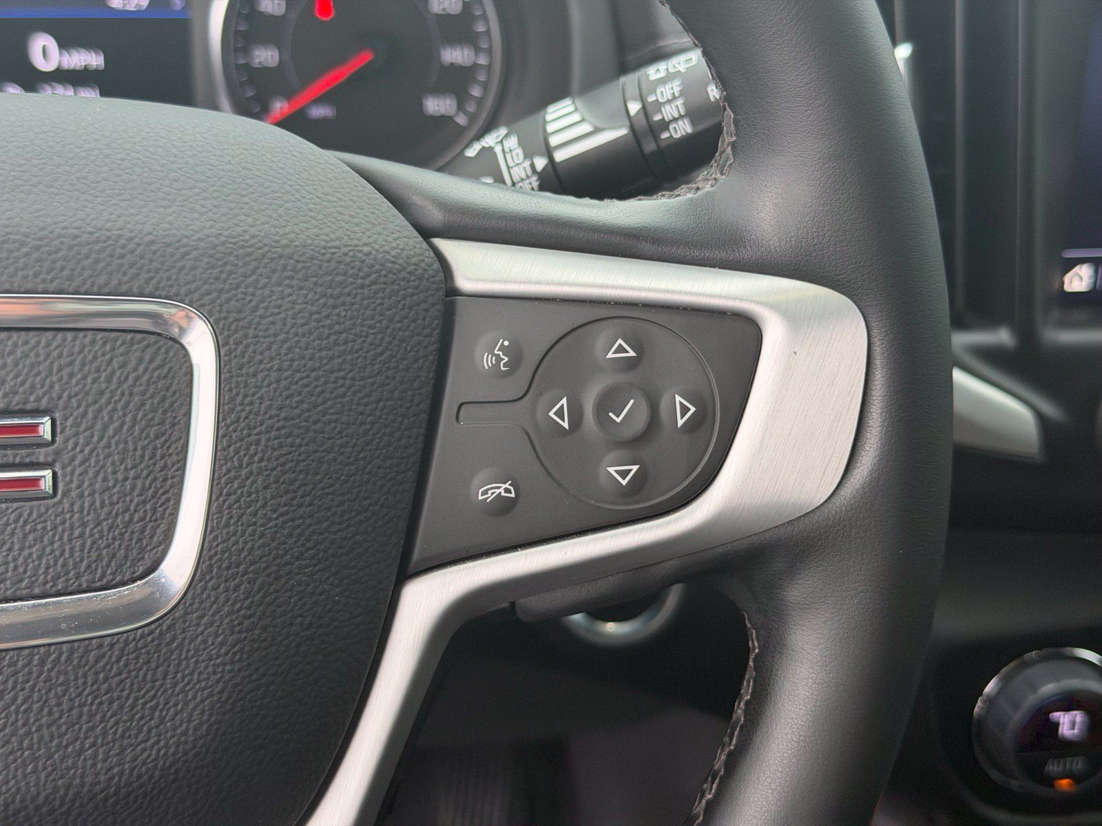 Used 2023 GMC Terrain SLT w/ Infotainment Package II FWD image 19