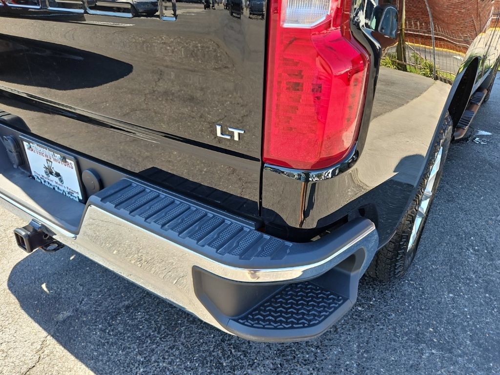 Used 2024 Chevrolet Silverado 1500 LT AWD/4WD image 27
