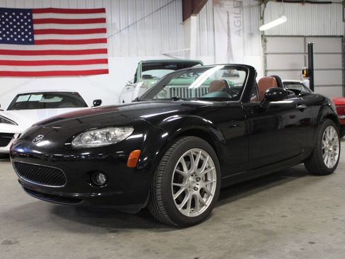 Used 2008 MAZDA MX-5 Miata Grand Touring w/ Premium Pkg image 20