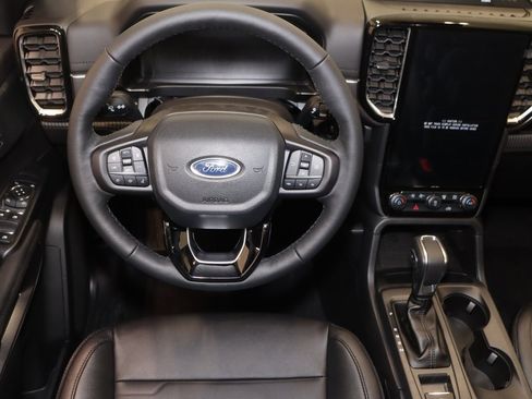 New 2025 Ford Ranger Lariat w/ Black Appearance Package image 18