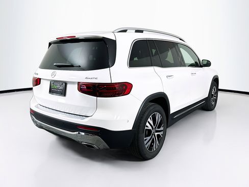 Used 2025 Mercedes-Benz GLB 250 4MATIC image 9