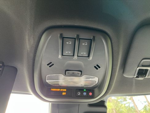 Used 2026 Chevrolet Trax RS w/ Sunroof Package FWD image 24