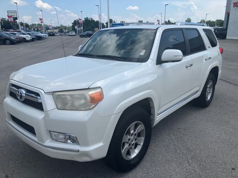 Used 2013 Toyota 4Runner SR5 w/ Convenience Pkg AWD/4WD image 3