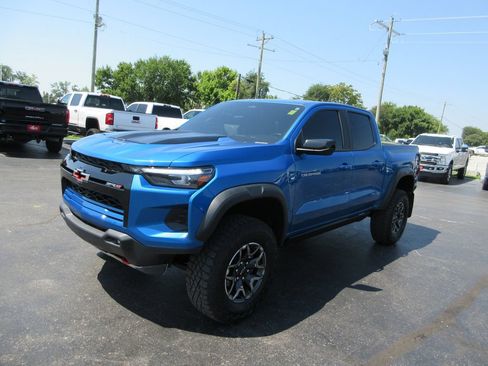 Used 2023 Chevrolet Colorado ZR2 w/ ZR2 Convenience Package III AWD/4WD image 11
