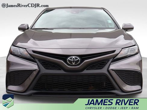 Used 2022 Toyota Camry SE image 7