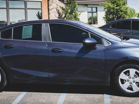Used 2016 Chevrolet Cruze LS FWD image 21