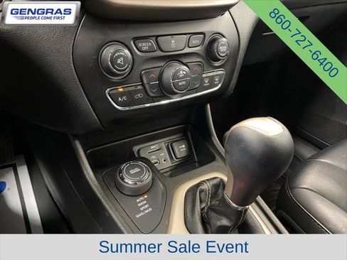 Certified 2017 Jeep Cherokee Limited AWD/4WD image 17