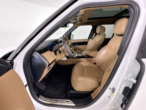 Used 2023 Land Rover Range Rover SE image 23