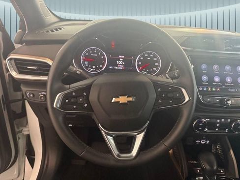 Used 2023 Chevrolet TrailBlazer ACTIV w/ Sun and Liftgate Package FWD image 10