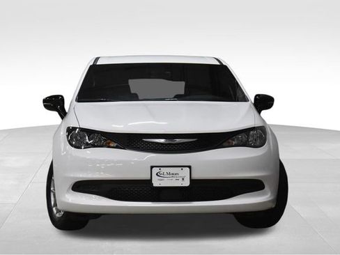 New 2026 Chrysler Voyager LX image 5