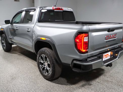 Used 2024 GMC Canyon AT4 w/ AT4 Premium Package AWD/4WD image 9