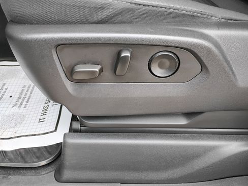 Used 2022 Chevrolet Silverado 1500 Custom image 14