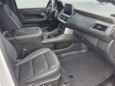 Certified 2022 Chevrolet Suburban Z71 w/ Off-Road Capability Package AWD/4WD image 21