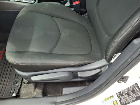 Used 2013 Kia Soul + w/ Audio Pkg FWD image 25