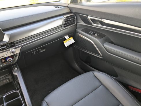 New 2025 Kia Telluride S image 20