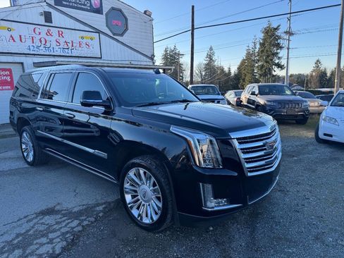 Used 2016 Cadillac Escalade ESV Platinum image 2