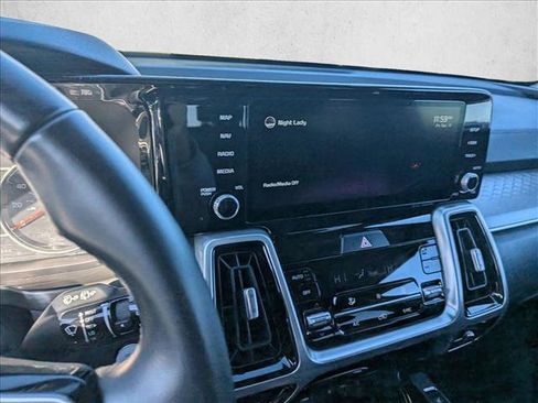 Used 2022 Kia Sorento SX image 11