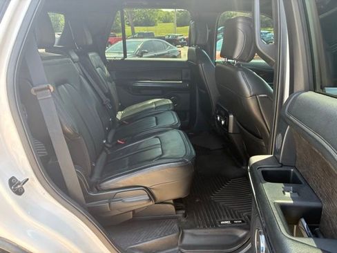 Used 2018 Ford Expedition Limited w/ Equipment Group 301A AWD/4WD image 8