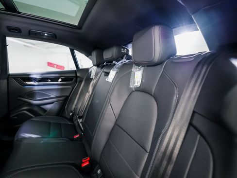 Certified 2026 Porsche Macan Electric RWD image 25