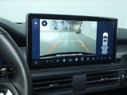 Certified 2023 Lincoln Corsair AWD image 28