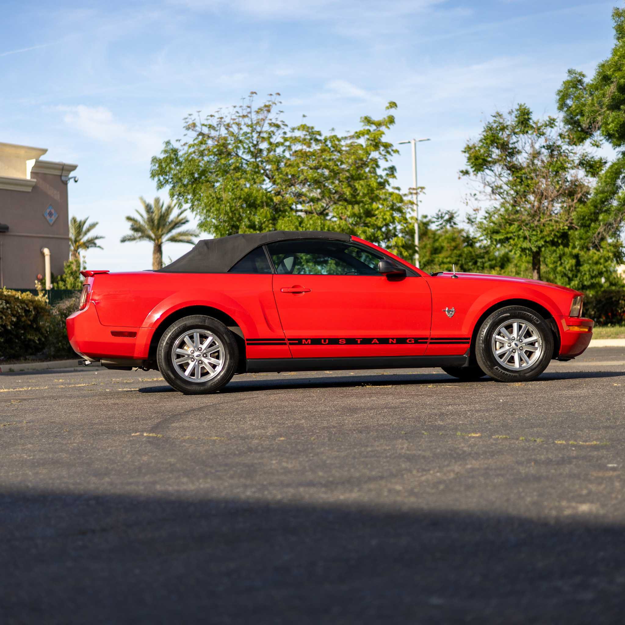 Used 2009 Ford Mustang Premium RWD image 8