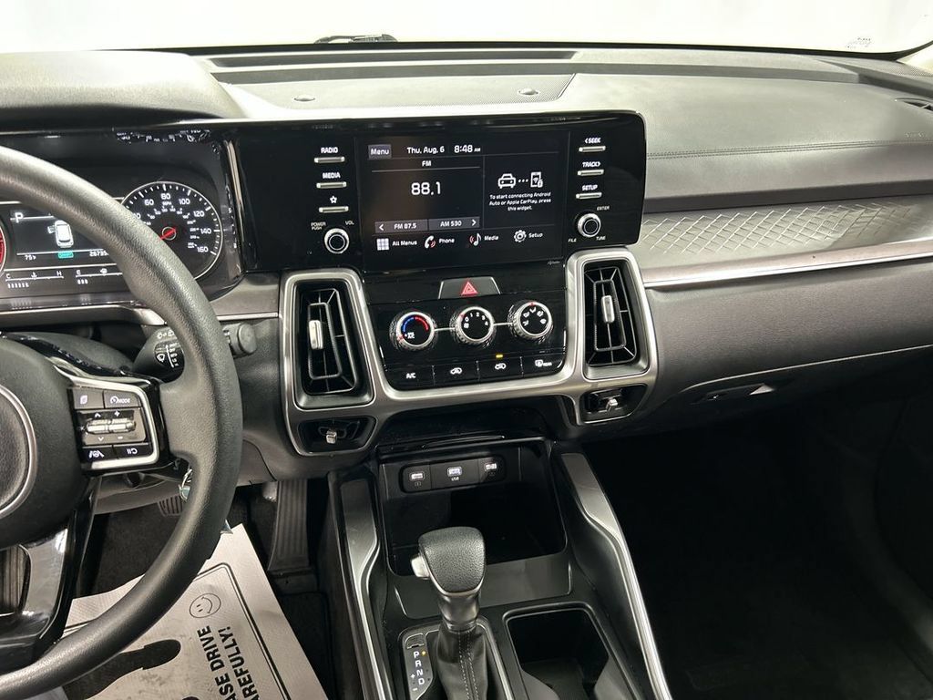 Certified 2023 Kia Sorento LX AWD/4WD image 18