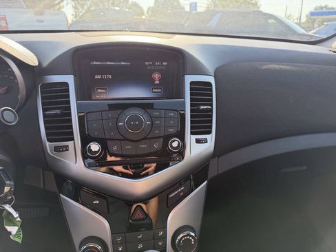 Used 2016 Chevrolet Cruze LT w/ Technology Package FWD image 13