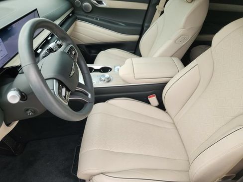 Used 2025 Genesis GV80 2.5T Prestige AWD/4WD image 12
