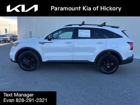 Used 2023 Kia Sorento S w/ Panoramic Sunroof Package image 4