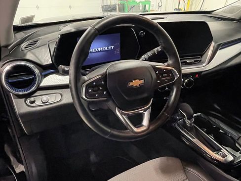 Used 2024 Chevrolet Trax LT w/ Driver Confidence Package image 20