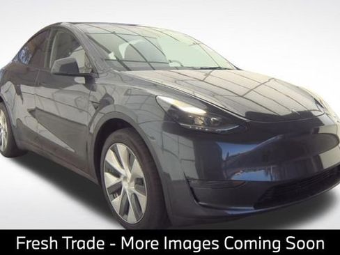 Used 2024 Tesla Model Y Long Range image 1
