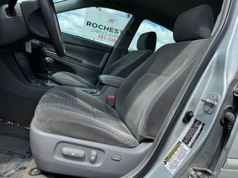 Used 2005 Toyota Camry LE FWD image 4