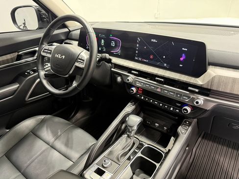 Used 2025 Kia Telluride EX image 30