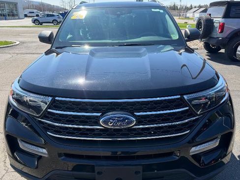 Certified 2024 Ford Explorer XLT w/ Equipment Group 202A AWD/4WD image 5