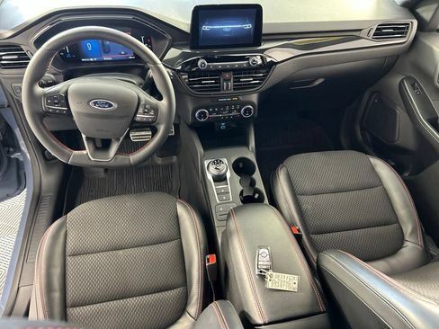 Used 2023 Ford Escape ST-Line Select AWD/4WD image 9