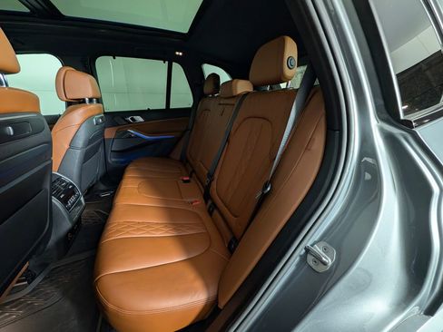 Used 2024 BMW X5 M60i image 25