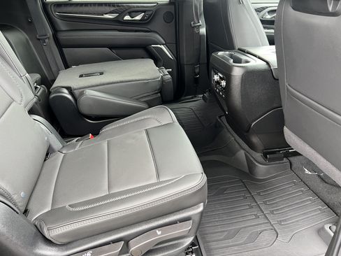 Used 2024 GMC Yukon XL Denali w/ Advanced Technology Package AWD/4WD image 25