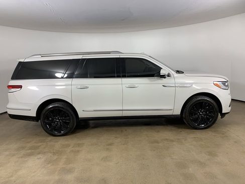Used 2023 Lincoln Navigator L Reserve AWD/4WD image 7