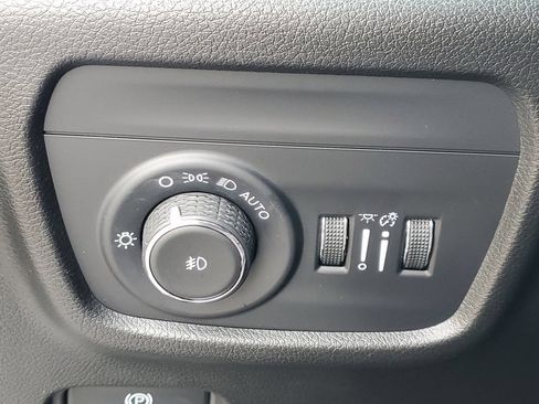 Used 2024 Jeep Grand Cherokee Summit AWD/4WD image 25