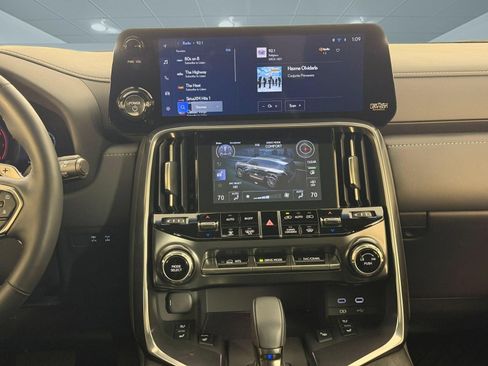 Used 2025 Lexus LX 700h Overtrail AWD/4WD image 16