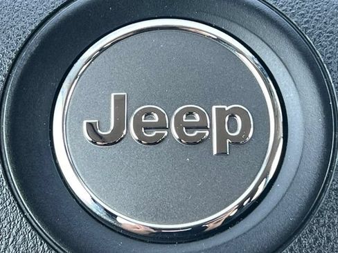 Used 2014 Jeep Cherokee Latitude w/ Comfort/Convenience Group AWD/4WD image 15