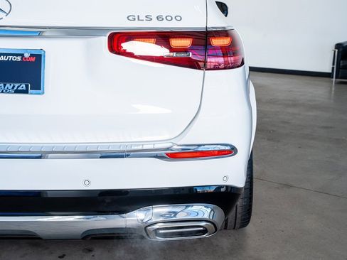Used 2024 Mercedes-Benz Maybach GLS 600 4MATIC image 29