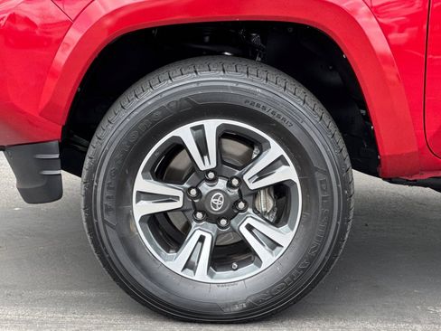 Certified 2018 Toyota Tacoma TRD Sport RWD image 33