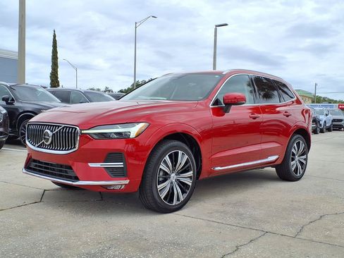 Used 2023 Volvo XC60 B5 Plus AWD/4WD image 3