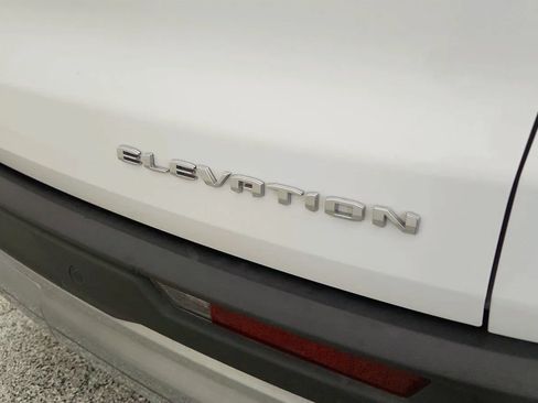 Used 2026 GMC Acadia Elevation FWD image 32