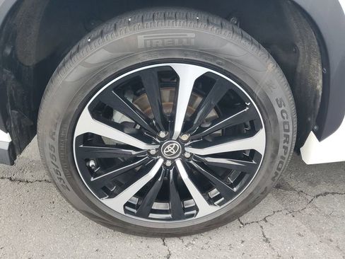 Used 2021 Toyota Highlander XSE image 5